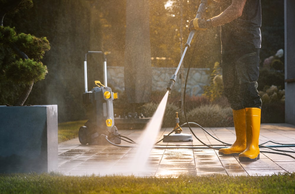 pressure washing cincinnati front yard